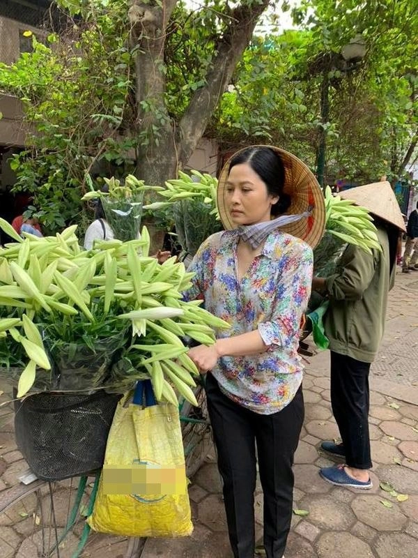 Trên phim toàn mặc đồ quê mùa ai ngờ ngoài đời diễn viên thuý hà lại quyến rũ vậy - 3