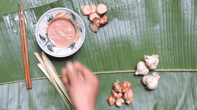 Trời lạnh không làm thịt ba chỉ chưng mắm tép thì thật có lỗi với thời tiết - 1