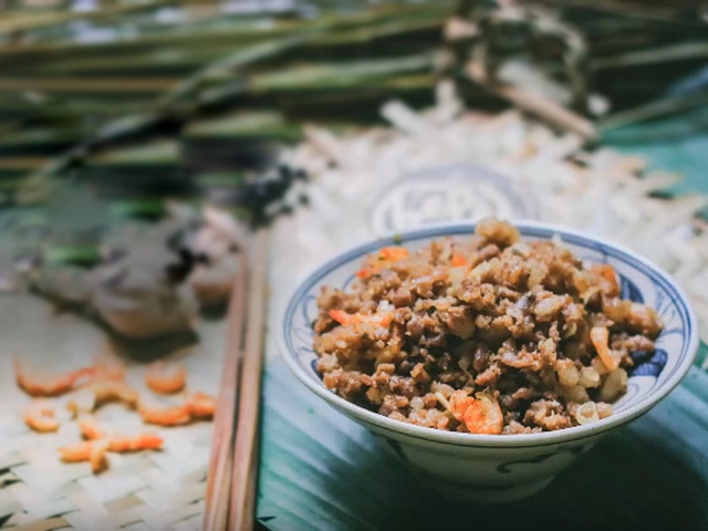 Trời lạnh không làm thịt ba chỉ chưng mắm tép thì thật có lỗi với thời tiết - 3