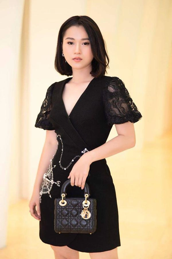 Tự xấu hổ nhận vòng eo 160 khi đứng cạnh ngọc trinh lâm vỹ dạ thực sự mập vậy - 3