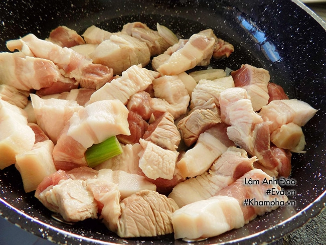 Tuyệt chiêu kho ba chỉ ngon mềm và đơn giản cho ngày mát trời - 3