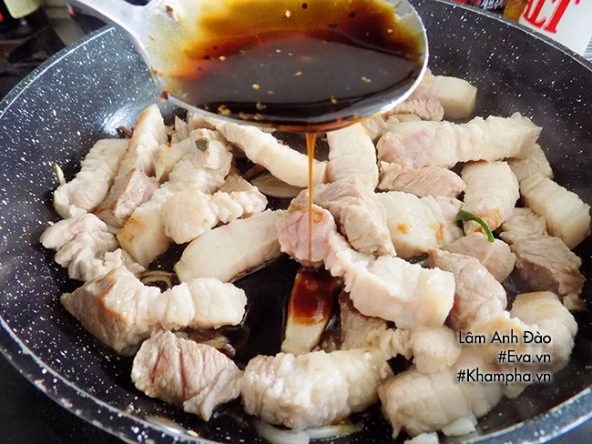 Tuyệt chiêu kho ba chỉ ngon mềm và đơn giản cho ngày mát trời - 4