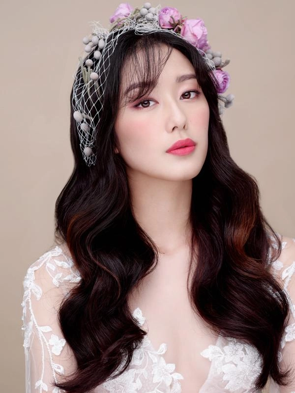 Vẫn là lớp nền trong suốt đây là xu hướng trang điểm mùa xuân mà cô dâu nên tham khảo - 1
