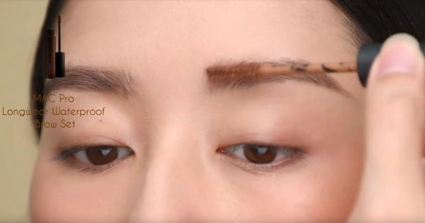 Vẫn là lớp nền trong suốt đây là xu hướng trang điểm mùa xuân mà cô dâu nên tham khảo - 4
