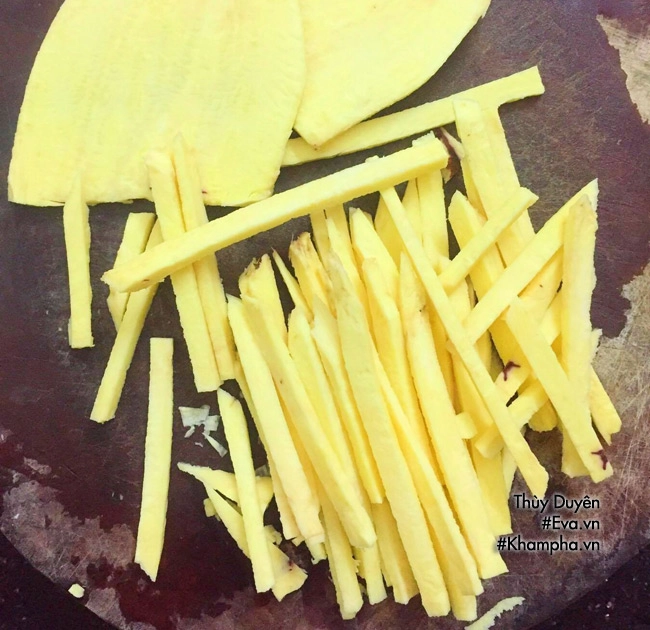 Vào bếp làm bánh tôm giòn rụm thơm ngon đãi cả nhà ăn chiều - 3