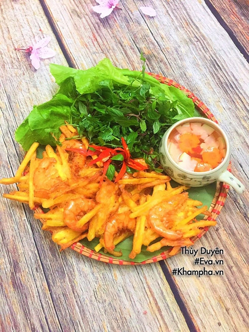 Vào bếp làm bánh tôm giòn rụm thơm ngon đãi cả nhà ăn chiều - 8