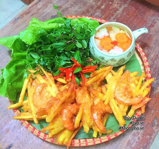 Vào bếp làm bánh tôm giòn rụm thơm ngon đãi cả nhà ăn chiều - 13