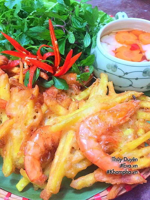 Vào bếp làm bánh tôm giòn rụm thơm ngon đãi cả nhà ăn chiều - 14