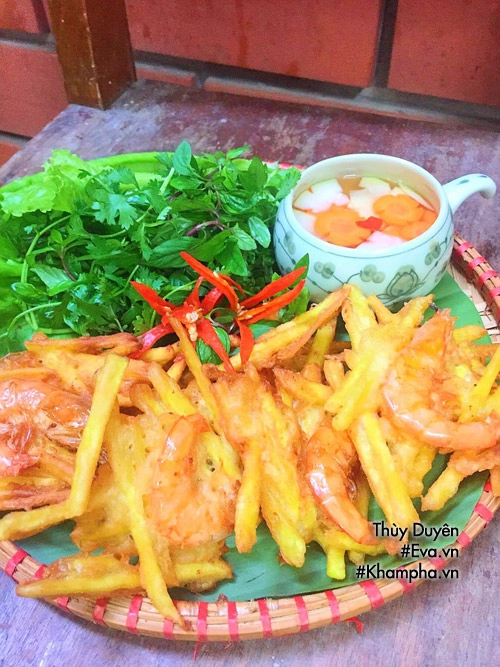 Vào bếp làm bánh tôm giòn rụm thơm ngon đãi cả nhà ăn chiều - 15