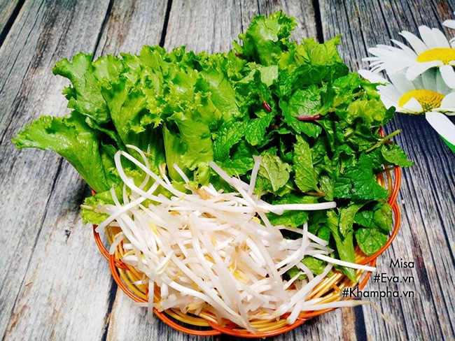 Vào bếp làm hủ tiếu hầm xương tuyệt ngon đãi chồng bữa sáng - 8