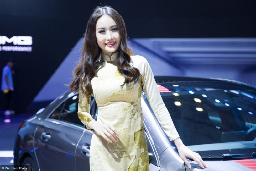 Vietnam international motor show 2017 nóng với dàn pg xinh đẹp - 12