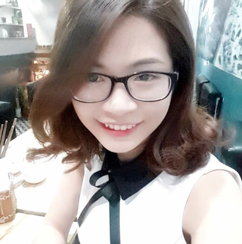 Vợ bầu 7 tháng đảm đang được chồng trả phí nấu ăn trưa bằng nụ hôn mỗi ngày - 1