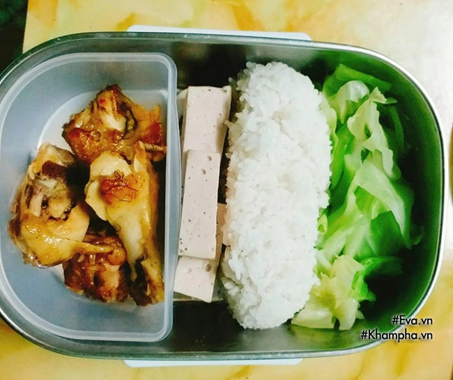 Vợ bầu 7 tháng đảm đang được chồng trả phí nấu ăn trưa bằng nụ hôn mỗi ngày - 3