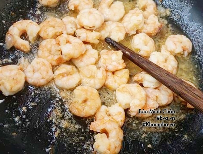 Vợ làm canh bông thiên lý nấu tôm chồng khen nức nở tài vào bếp - 4