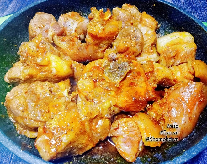 Vợ nấu mì quảng thịt heo cho bữa sáng chồng ăn hoài chẳng thấy chán - 6