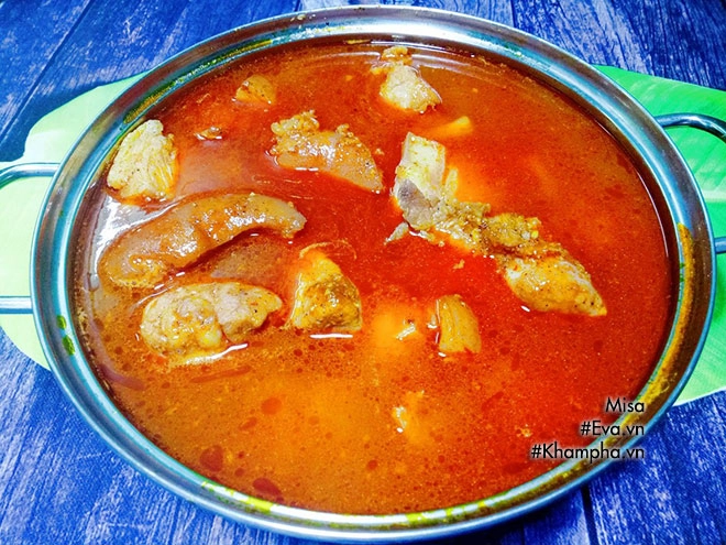 Vợ nấu mì quảng thịt heo cho bữa sáng chồng ăn hoài chẳng thấy chán - 7