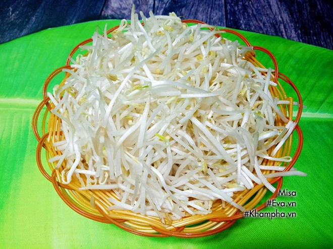 Vợ nấu mì quảng thịt heo cho bữa sáng chồng ăn hoài chẳng thấy chán - 10