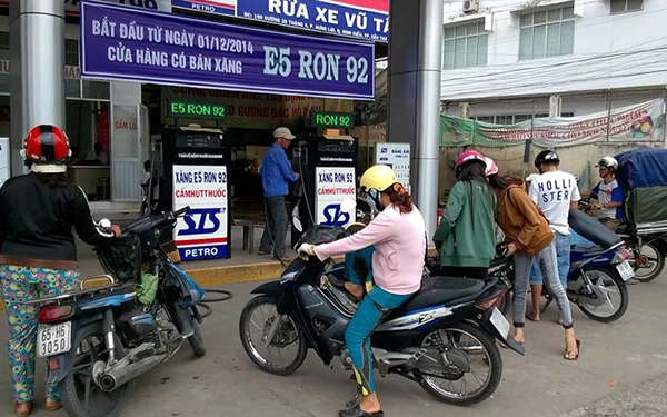 Xăng ron 92 sẽ không được sử dụng vào đầu năm tới vậy người tiêu dùng biết phải làm sao - 2