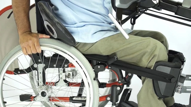 Xe lăn hỗ trợ người khuyết tật có cuộc sống tự lập hơn - 2