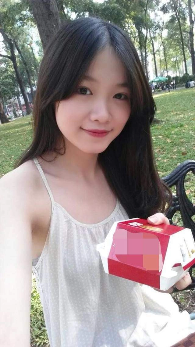 Xuất hiện với mỗi ngày một gương mặt phương khánh khiến cđm đặt nghi vấn cô đã nghiện dao kéo - 4