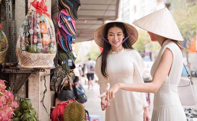 Xuất hiện với mỗi ngày một gương mặt phương khánh khiến cđm đặt nghi vấn cô đã nghiện dao kéo - 13