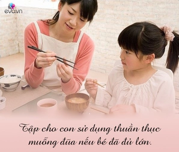 7 quy tắc ứng xử trên mâm cơm ngày tết cha mẹ cần dạy cho trẻ - 5