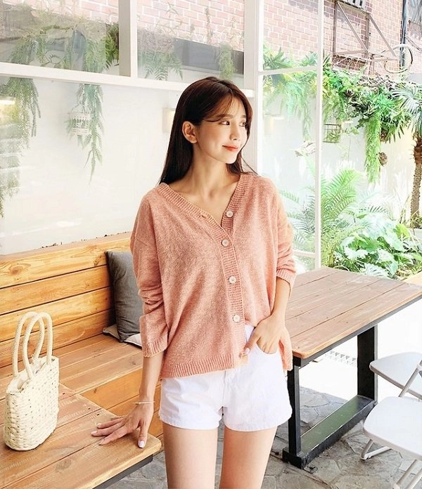 Áo cardigan món đồ nàng không thể thiếu ngay cả khi ở nhà giữa mùa hà nội mưa lạnh - 2