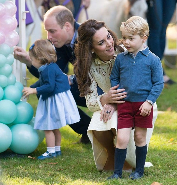 Cái chạm tay vào đầu con của kate middleton tưởng vô tình nhưng lại mang ý nghĩa sâu xa - 6