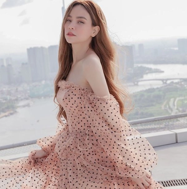 Da trắng hồng như hà hồ tú anh là bẩm sinh hay phải mất công nuôi dưỡng - 1