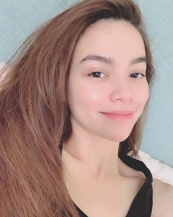 Da trắng hồng như hà hồ tú anh là bẩm sinh hay phải mất công nuôi dưỡng - 3