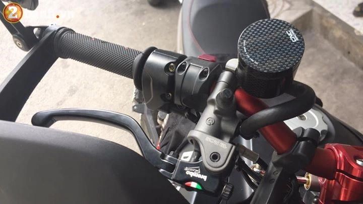 Ducati hypermotard 821 mạnh mẽ hơn trong gói nâng cấp hàng hiệu - 5