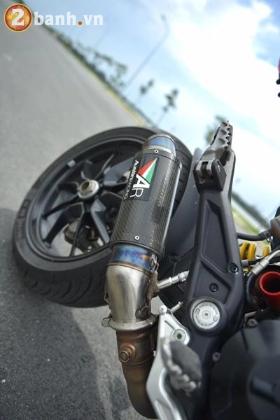 Ducati hypermotard 821 mạnh mẽ hơn trong gói nâng cấp hàng hiệu - 9