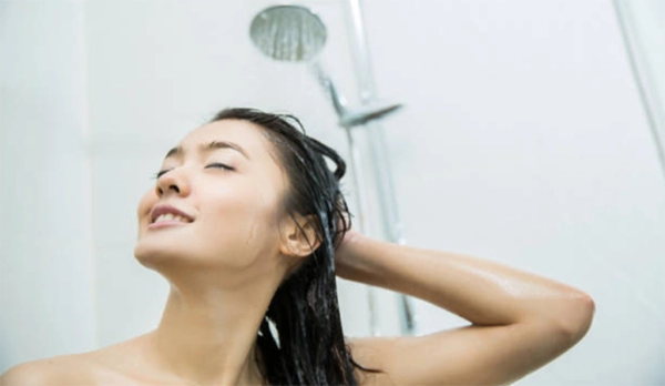 Dùng dầu gội kích thích mọc tóc có phải giải pháp cứu cánh dành cho nàng có mái tóc mỏng - 3