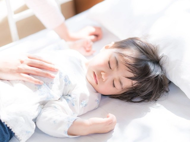 Khám phá tính cách trẻ của tư thế ngủ cha mẹ cần đặc biệt cảnh giác với kiểu thứ hai - 1