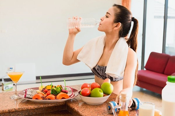 Minh hằng ở nhà mùa dịch không những không tăng cân mà còn ngày càng teo tóp gầy trơ xương - 8