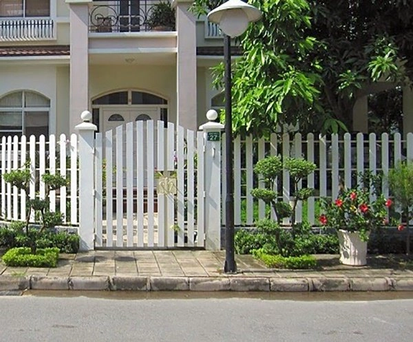 Những mẫu cổng hàng rào sắt đẹp biến nhà sang chảnh chẳng khác gì biệt thự - 1
