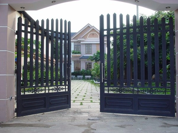 Những mẫu cổng hàng rào sắt đẹp biến nhà sang chảnh chẳng khác gì biệt thự - 8