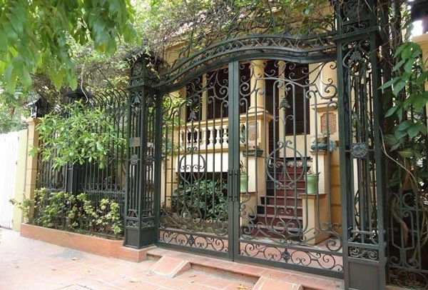 Những mẫu cổng hàng rào sắt đẹp biến nhà sang chảnh chẳng khác gì biệt thự - 15