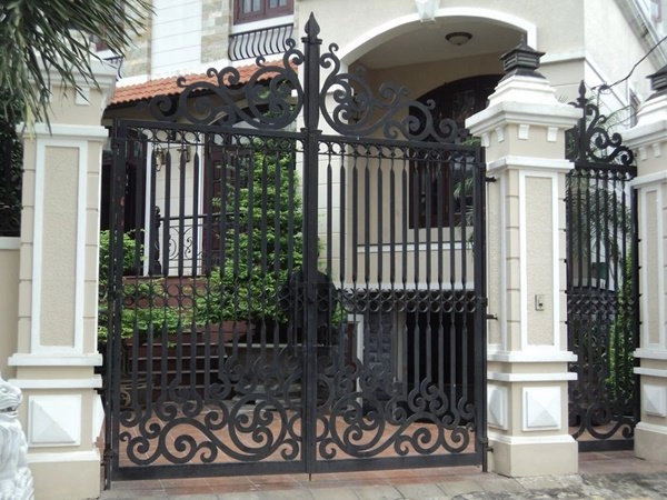 Những mẫu cổng hàng rào sắt đẹp biến nhà sang chảnh chẳng khác gì biệt thự - 16