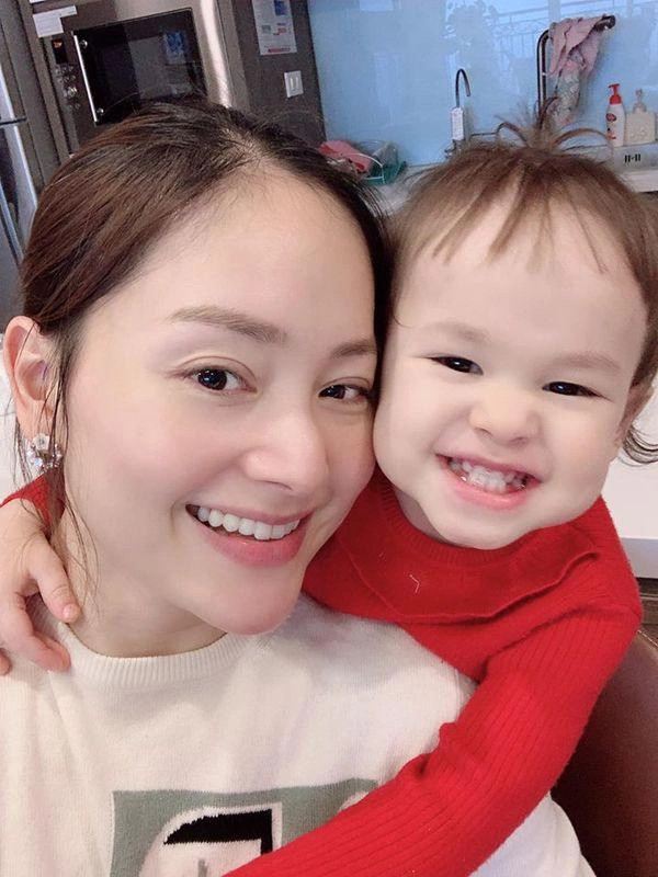 Ở nhà mùa dịch lan phương vừa có thời gian tập luyện giữ dáng vừa bảo dưỡng làn da - 4