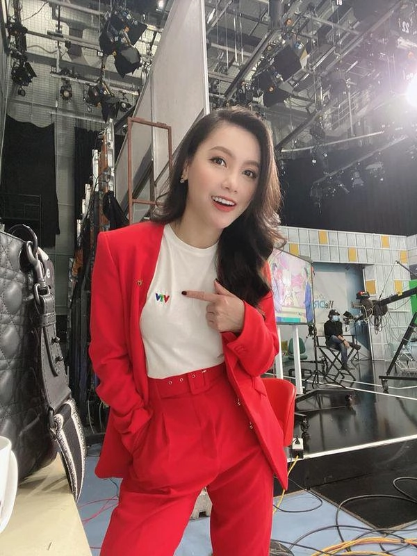 Ở nhà nhiều mùa dịch đến sành điệu như mc minh hà cũng lên hình với đồ ngủ đóng thùng - 5