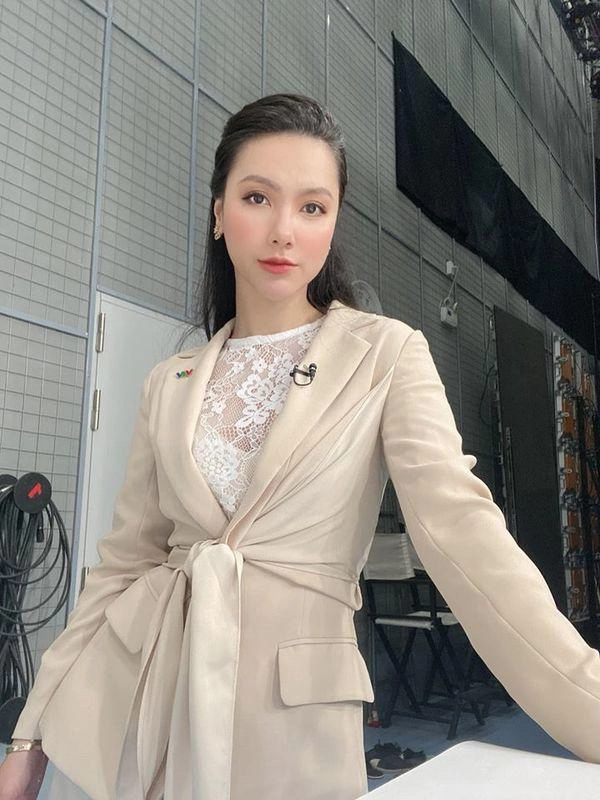 Ở nhà nhiều mùa dịch đến sành điệu như mc minh hà cũng lên hình với đồ ngủ đóng thùng - 10