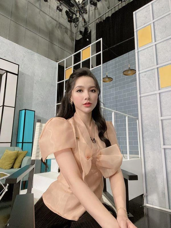 Ở nhà nhiều mùa dịch đến sành điệu như mc minh hà cũng lên hình với đồ ngủ đóng thùng - 11