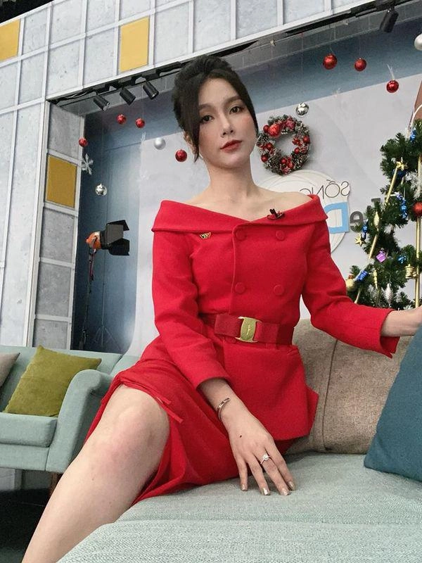 Ở nhà nhiều mùa dịch đến sành điệu như mc minh hà cũng lên hình với đồ ngủ đóng thùng - 13