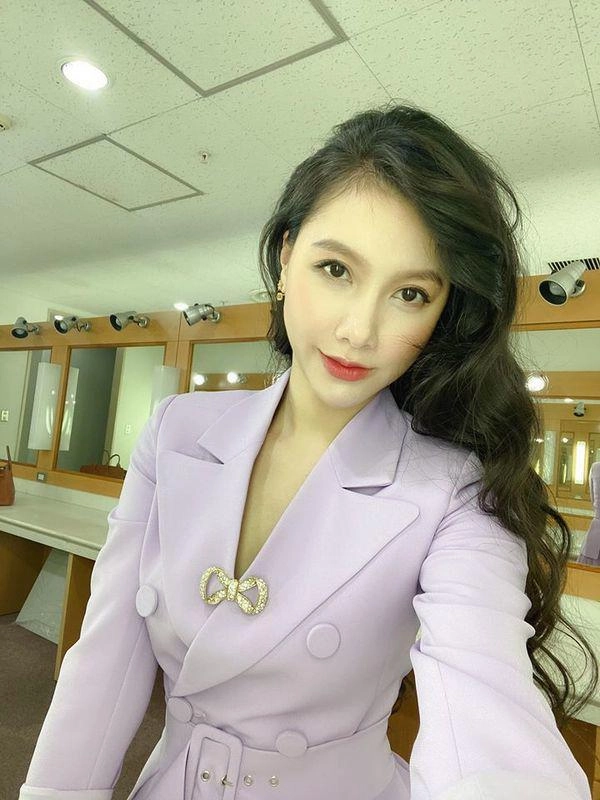 Ở nhà nhiều mùa dịch đến sành điệu như mc minh hà cũng lên hình với đồ ngủ đóng thùng - 16