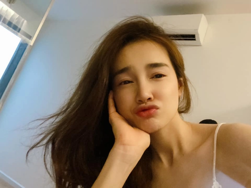 Than thở mất ngủ mấy ngày mẹ bỉm nhã phương vẫn sở hữu mặt mộc tươi rói đáng ghen tị - 1