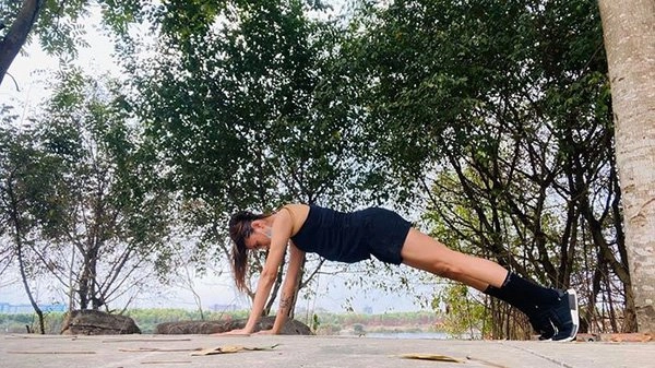 Trở về từ khu cách ly võ hoàng yến đã bắt đầu ăn kiêng để giữ vóc dáng siêu mẫu - 7
