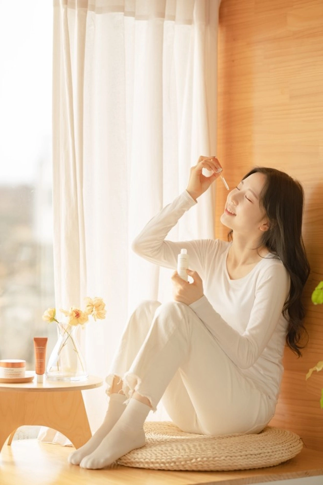 Đừng lười chăm sóc da vì có những serum vừa dưỡng sáng thu gọn chân lông lẫn cấp nước này - 1