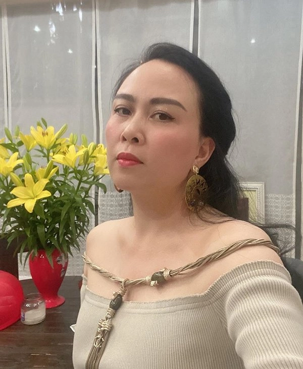 Khoe 9 đôi bông tai quý hiếm mới mua phượng chanel được instagram nước ngoài nhắc tên - 10