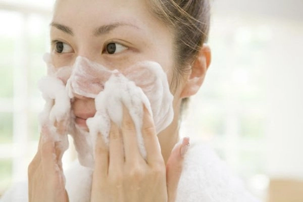 Lâu chẳng nhìn lại khuôn mặt hạ vi hiện tại trông đầy khác lạ duy nhất một điểm không đổi - 9